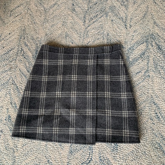 theory • grey and white wool mini skirt - Picture 3 of 8